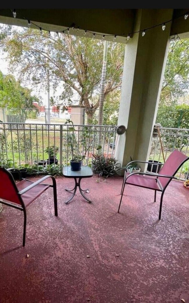 Building Photo - 290 NW 109th Ave