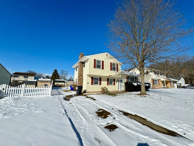 Building Photo - 33 Windy Ct