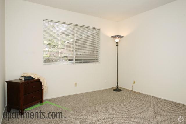 Bedroom - Crestview Apartments