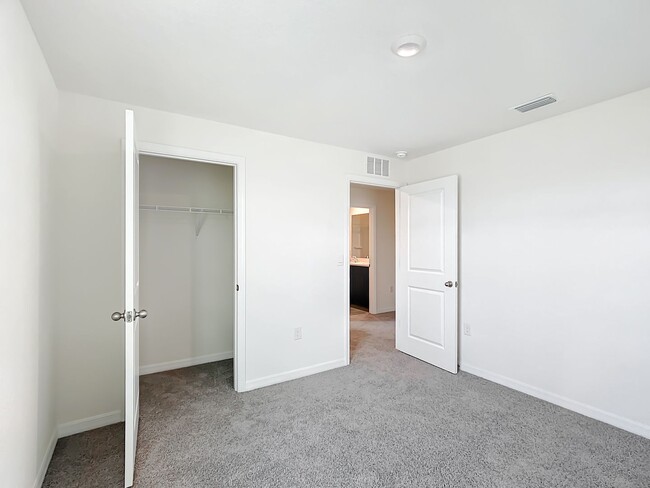 Building Photo - NEW HOME: 5/3: OCALA CROSSINGS SOUTH