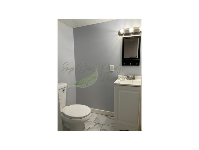 Building Photo - 1 FREE MONTH OF RENT!!!