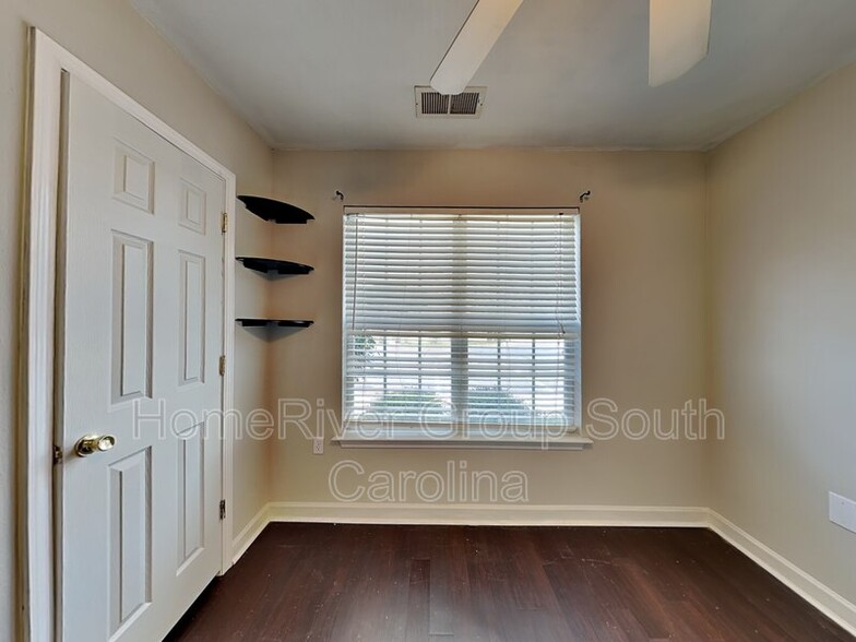 Building Photo - 2153 Pavilion Ct