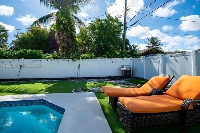 Building Photo - 6941 Boston Dr