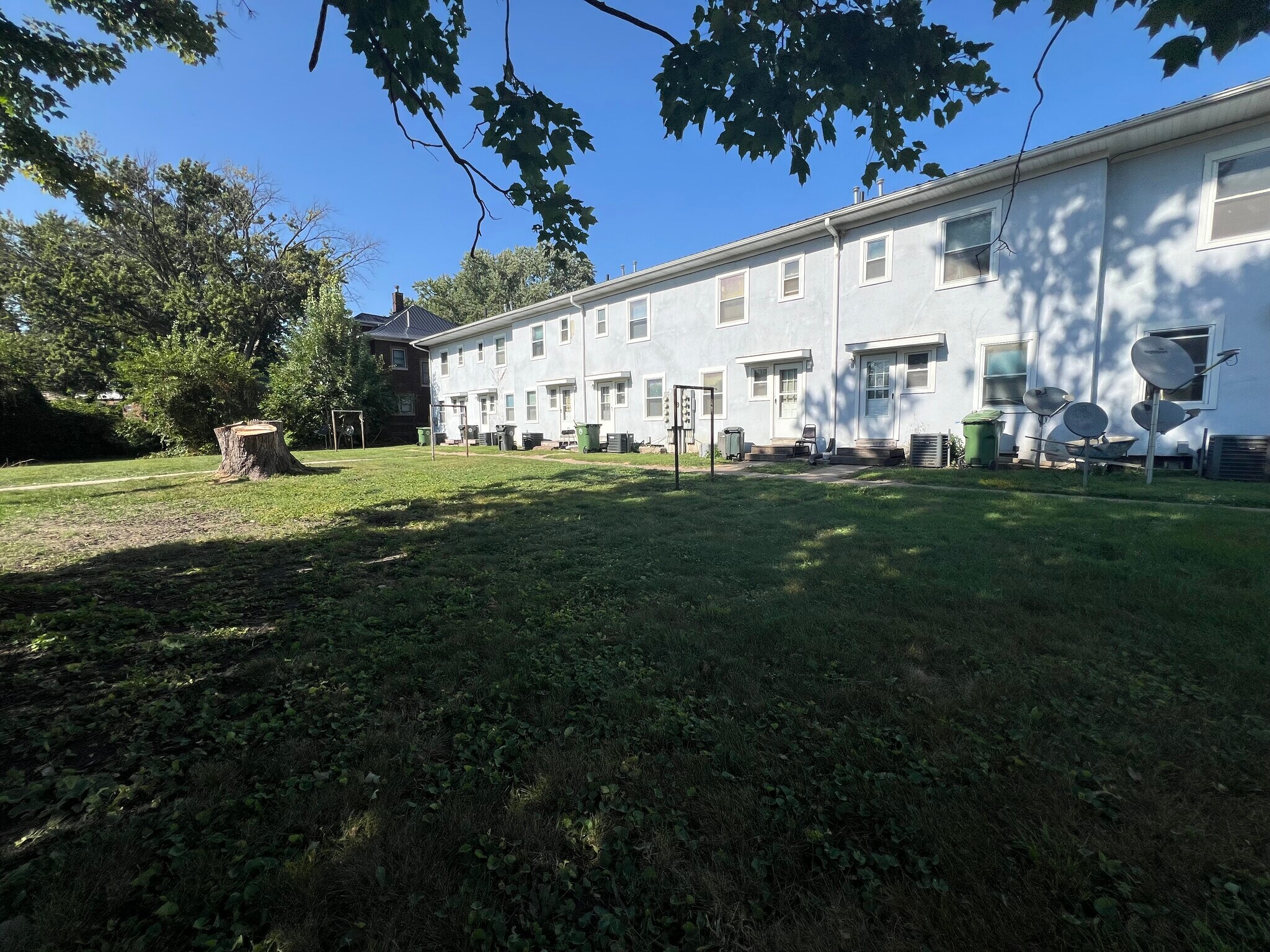 Building Photo - 124 Locust St