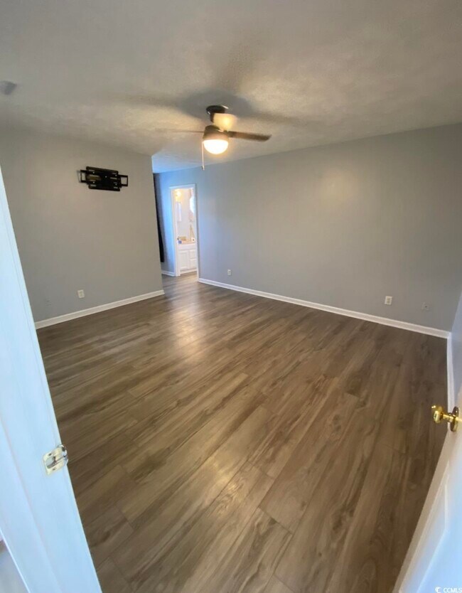 Building Photo - 3021 Sabal Ct