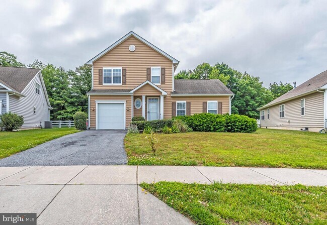 Building Photo - 18959 Gold Finch Cove