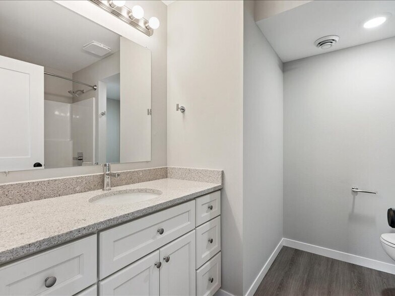 Building Photo - 7060 Thunder Vly Dr