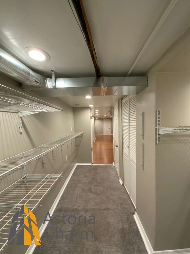 Building Photo - 3 Bed with Finished Basement, Skylight Bath, and Private Yard