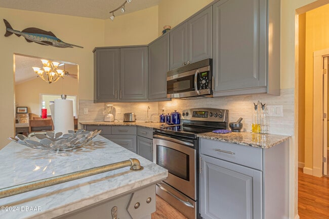 Building Photo - 6236 Clover Bend Dr