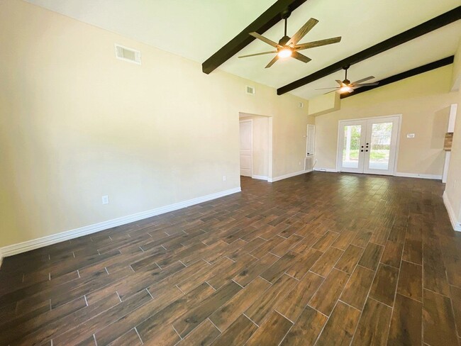 Building Photo - 24514 Sunny Glen Dr