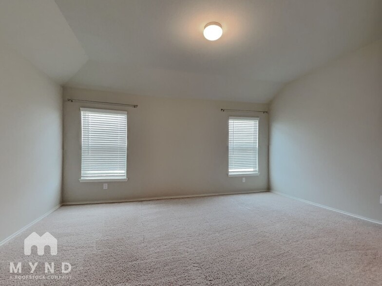 Building Photo - 4242 Stuebner Hl Dr