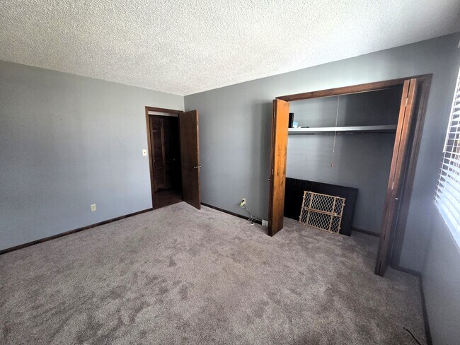 Building Photo - 3345 S Jefferson Ave