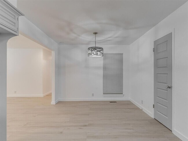 Building Photo - 1305 Apollo Rd