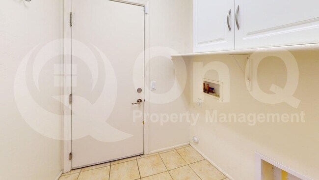 Building Photo - 3259 S Lakeside Ridge Loop