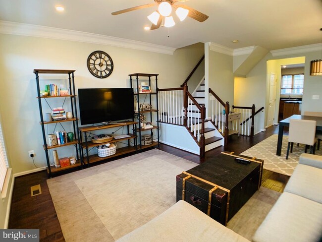 Building Photo - 42627 Homefront Terrace