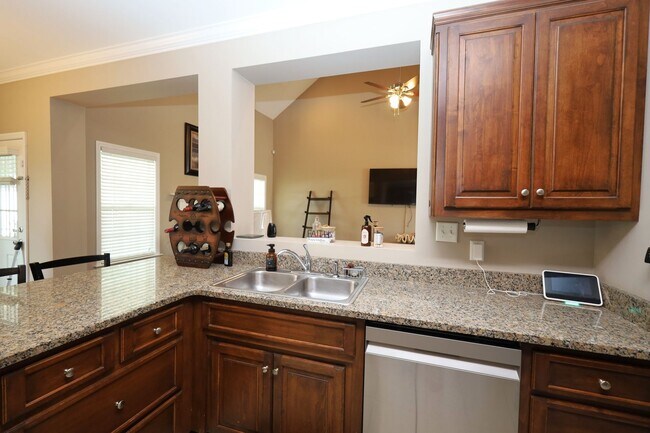 Building Photo - 2401 Rankin Cir