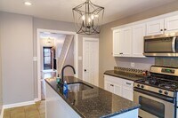 Building Photo - 2523 S Rosewood St