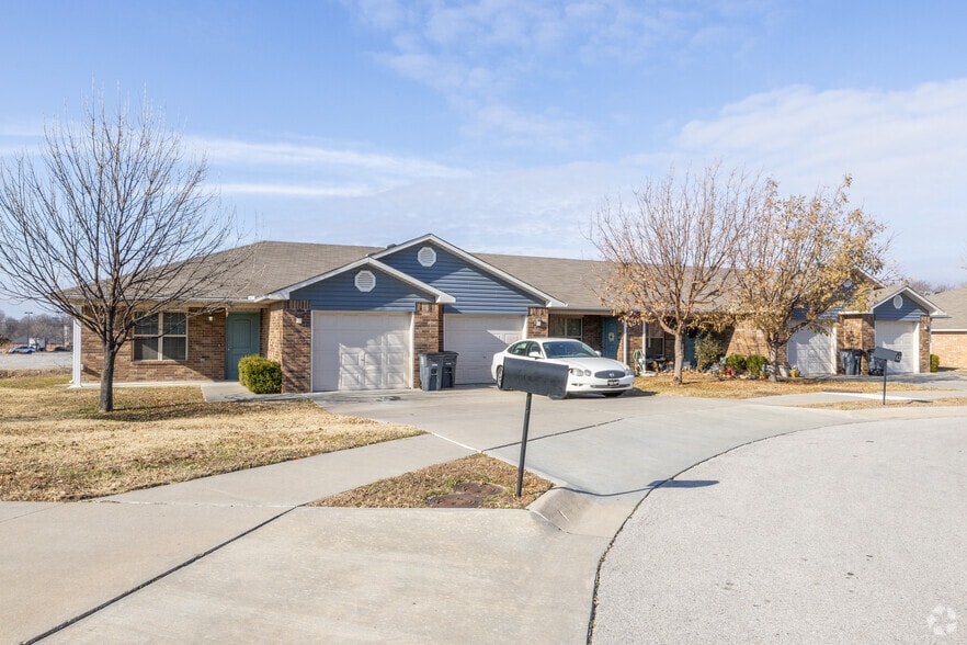 Building Photo - Cherokee Meadows