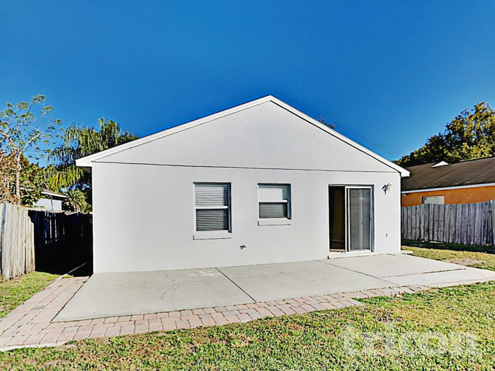 Building Photo - 8514 Blackberry Ave
