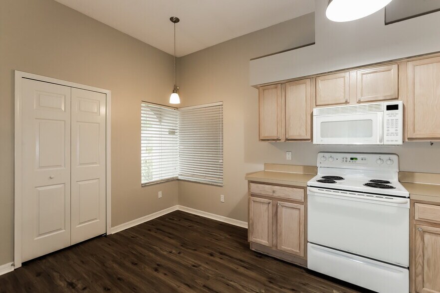 Building Photo - 6415 Buckhead Ct