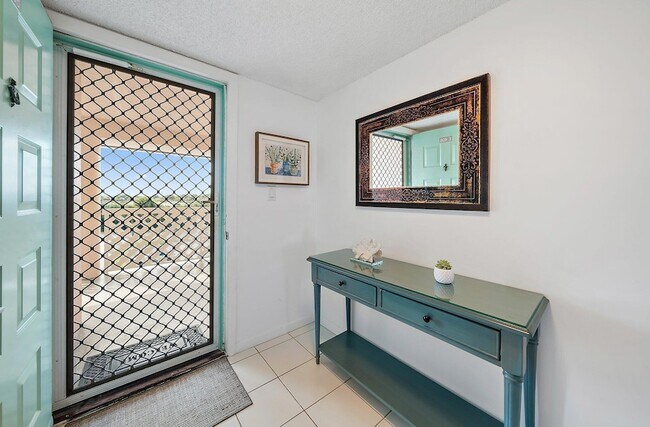 Building Photo - 353 S US Hwy 1