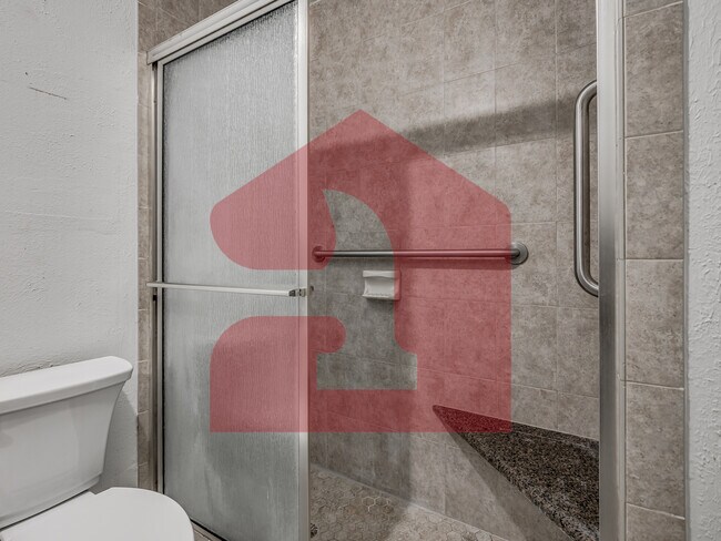 Building Photo - 224 W 5th St