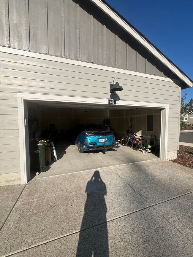 Building Photo - 3-Bedroom 2-Bathroom home in Lowell