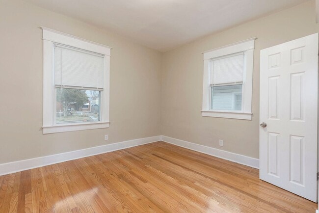 Building Photo - 4102 Sunset Ave