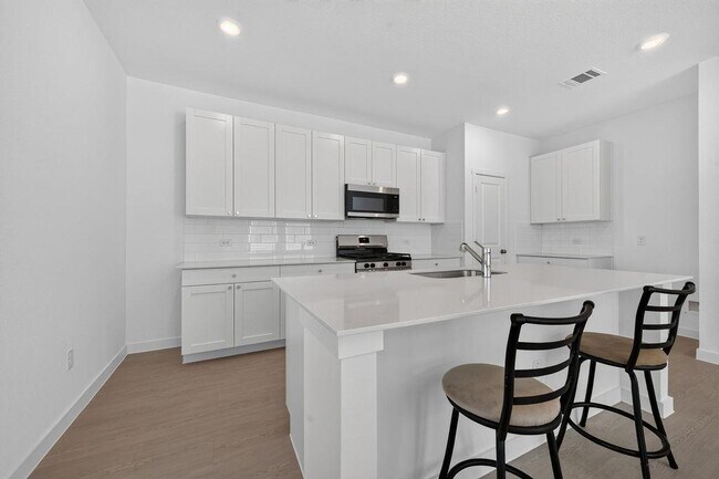 Building Photo - 328 Rockies Rd