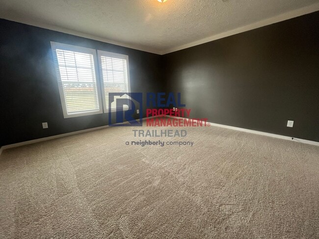 Building Photo - 3 Bed / 2 Bath Farmhouse Styled Home – Move In Ready