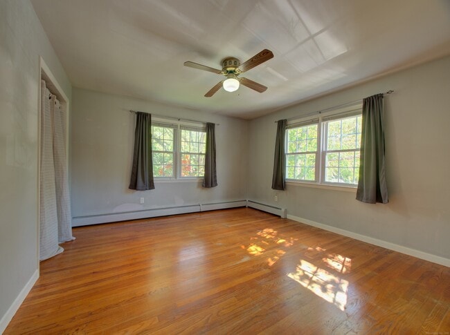 Building Photo - 24 Larchmont Terrace