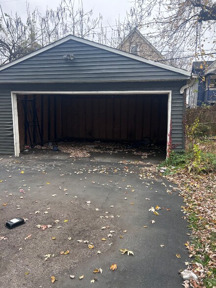 Building Photo - 14008 Savannah Ave