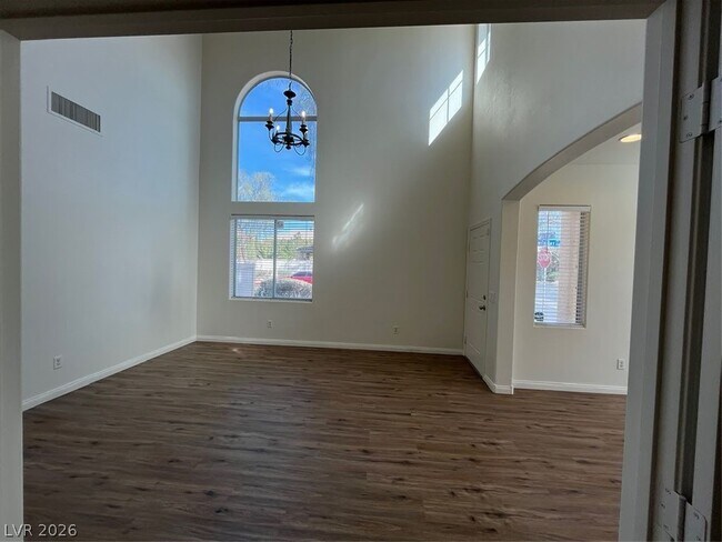 Building Photo - 1712 Newquay Commons Ave