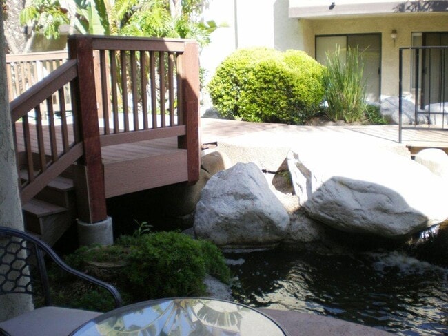 Building Photo - Camarillo 2 Bedroom Condo