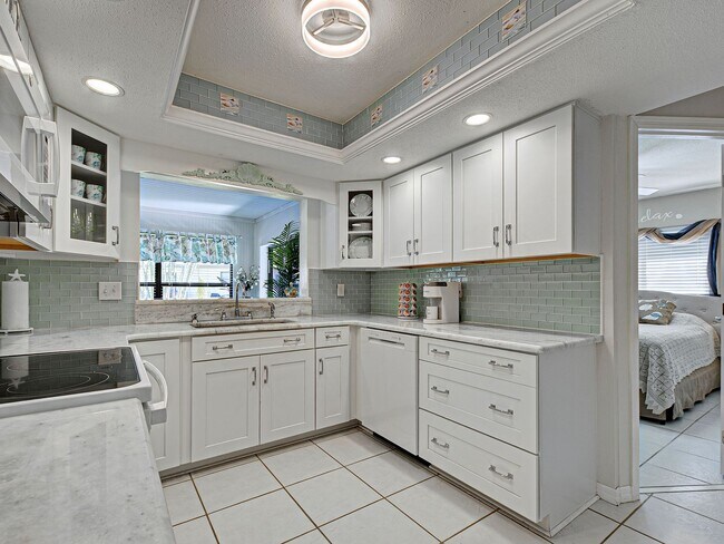 Building Photo - 2BD/2BA/1CG in Vivienda West - a 55+Community