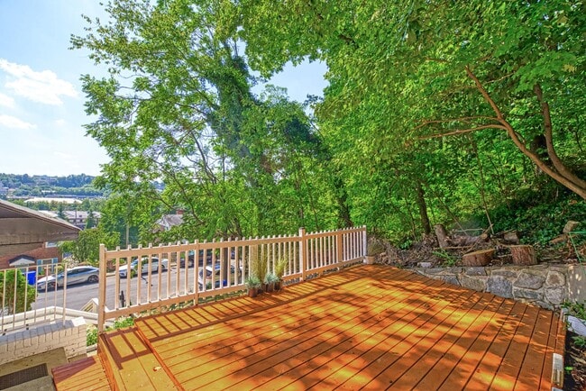 Building Photo - 3731 S Kemper Rd