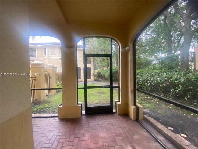 Building Photo - 1605 Passion Vine Cir