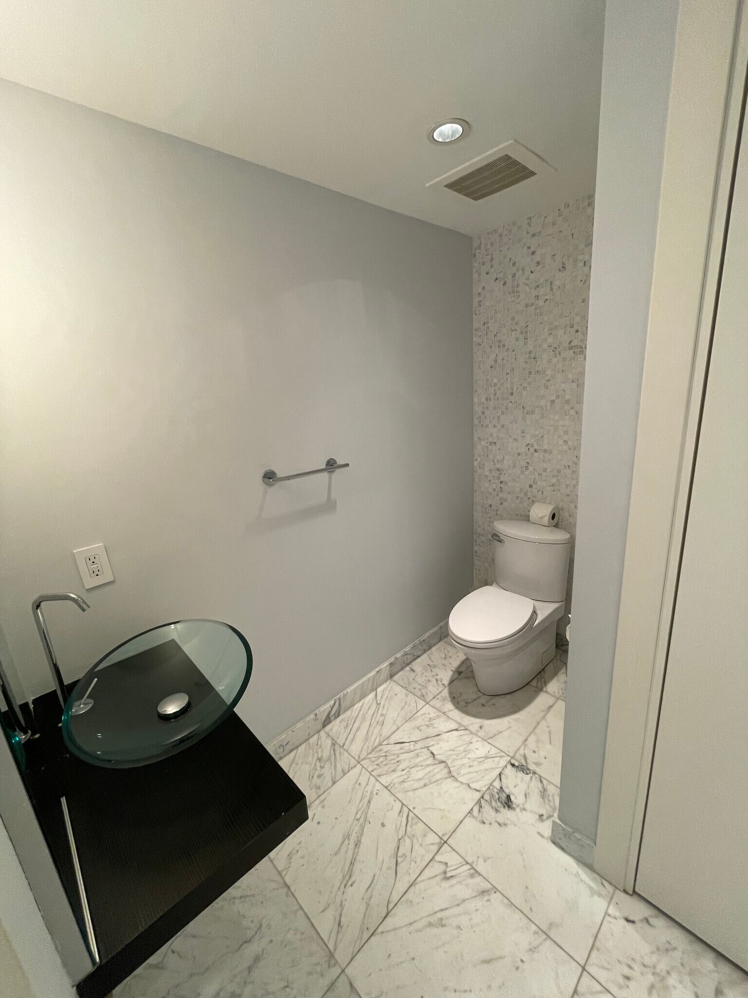 Building Photo - 200 Biscayne Boulevard Way