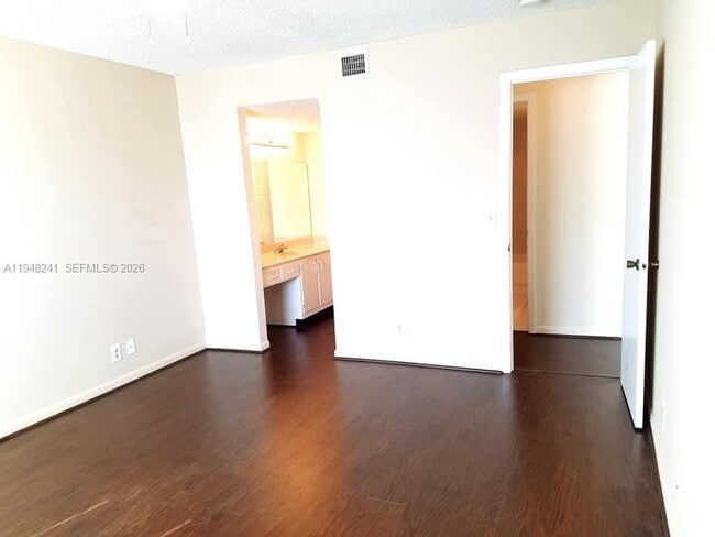 Building Photo - 9701 Westview Dr