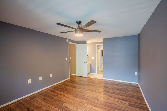 Building Photo - Lovely 2 BR/2 BA Condo in Germantown!