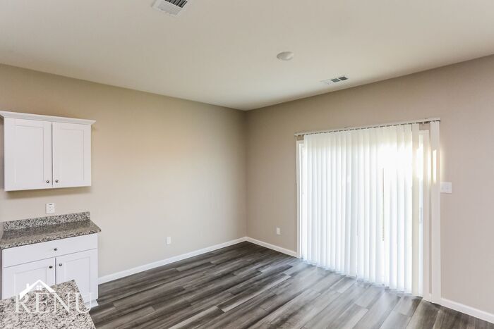 Building Photo - 6040 Mojave Dr