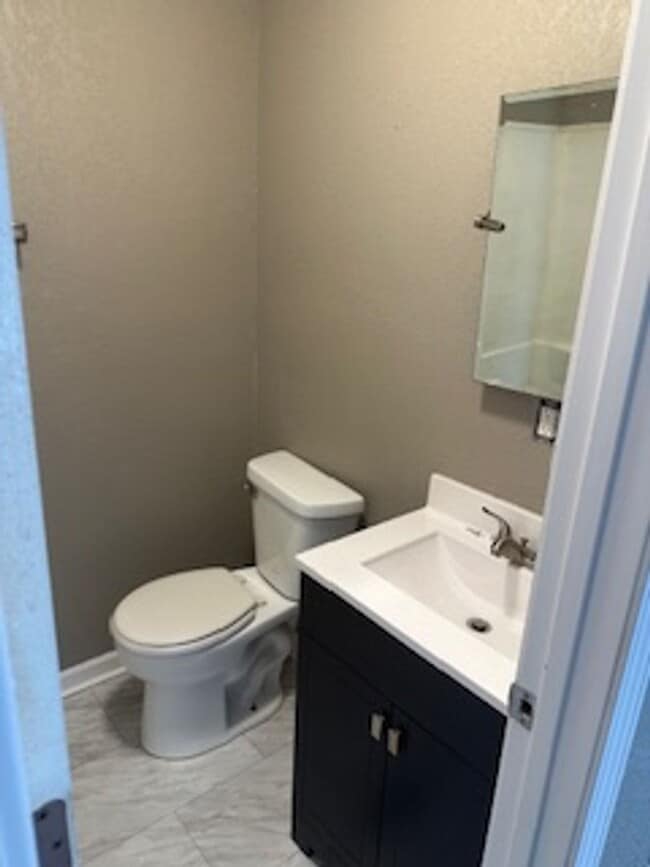 Building Photo - MOVE IN SPECIAL: Beautiful 4 Bedroom 2 Bat...