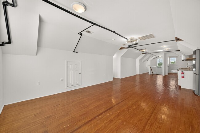 Building Photo - 2602 Isabella St