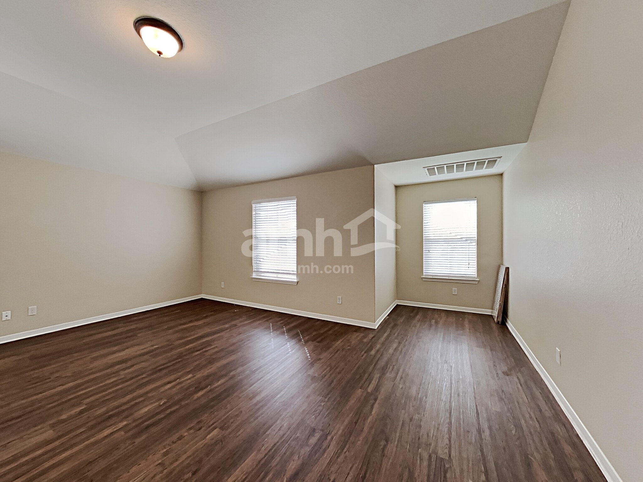 Building Photo - 10615 Bayhill Den