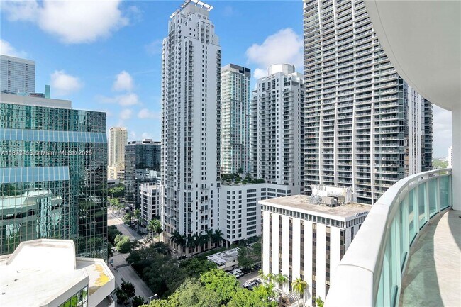 Building Photo - 951 Brickell Ave