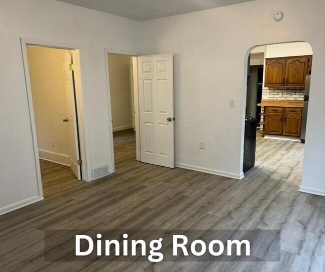 Building Photo - 525 E 4th St