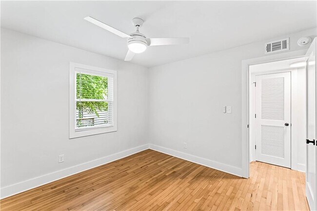 Building Photo - 425 Holderness St SW