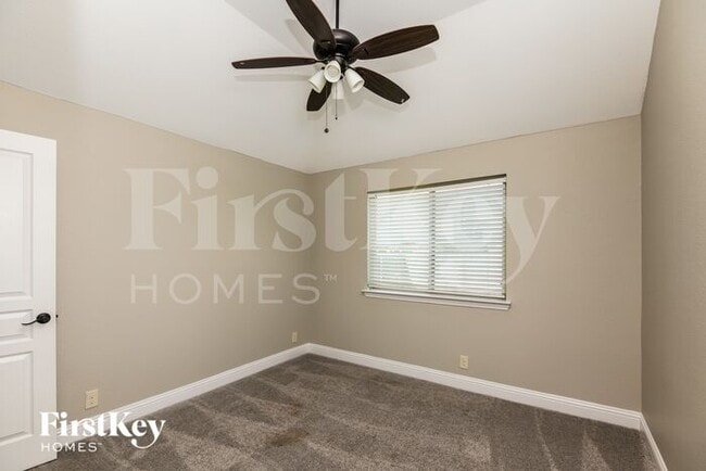 Building Photo - 1029 English Oak Dr