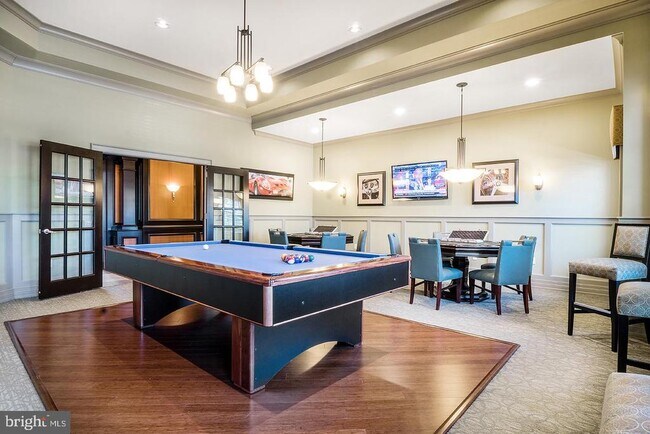 Building Photo - 1221 Sierra Dr