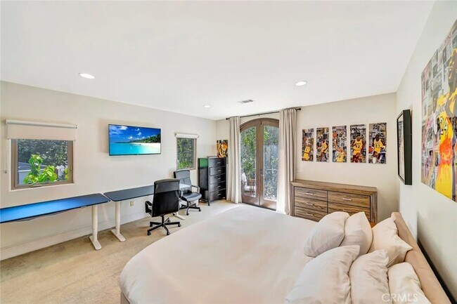 Building Photo - 4822 Valjean Ave